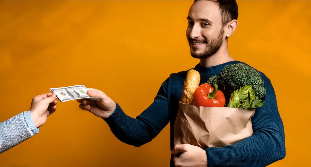 Обязательно ли отправлять чек самозанятому: требования и правила